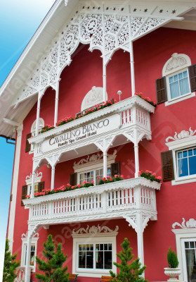 "GRAND HOTEL CAVALLINO : lifting a tempo di record"