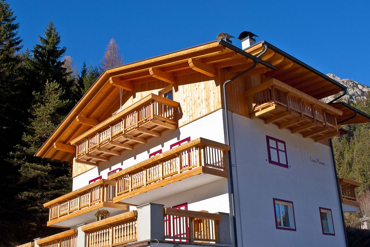 "CIASA MENANE" Sopraelevazione in LEGNO a Pera di Fassa